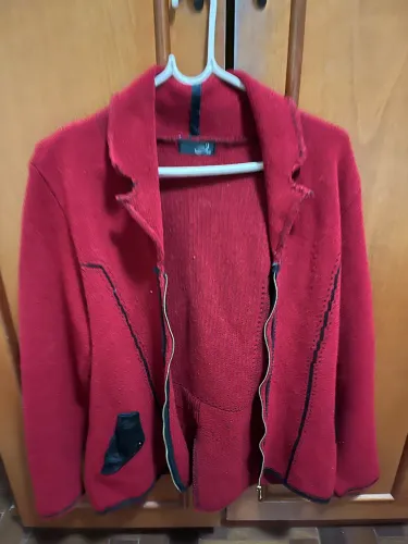 Casaco de lã vermelho super elegante, nunca usado !  