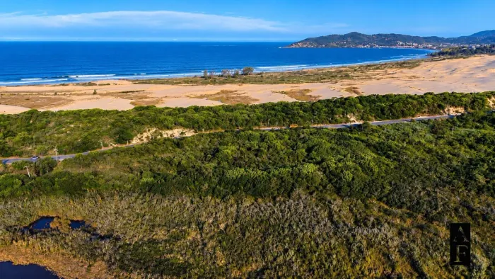 Terreno à venda com vista ao mar e para lagoa em Garopaba SC