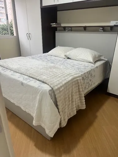 Cama e colchão queen
