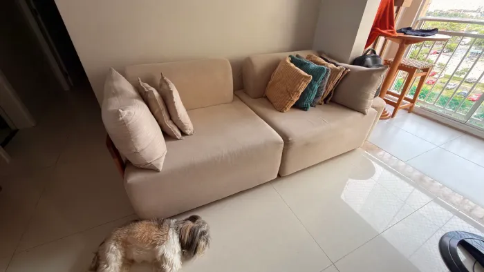 Vendo sofá seminovo é bem conservado 