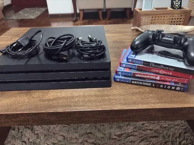 Ps4 PRO 1tb + 1 controle + 4 jogos