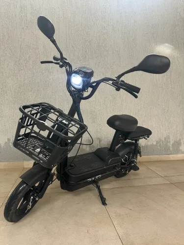Bike elétrica 300W novíssima 