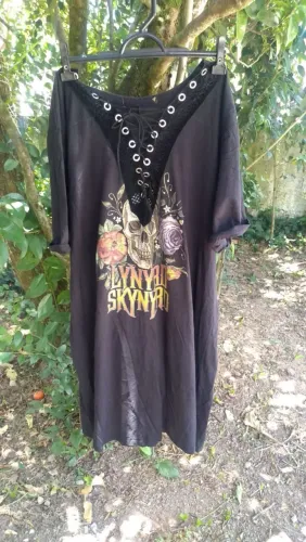 Vestido plus size Chica Bolacha Lynyrd Skynyrd