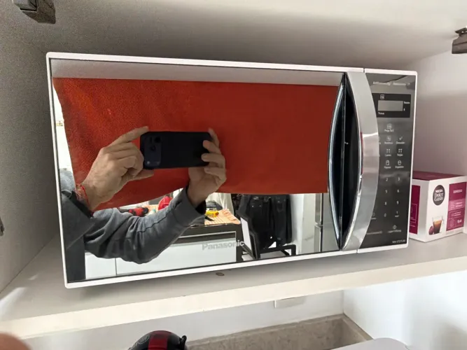 Microondas Panasonic modelo NN ST27LWRUN