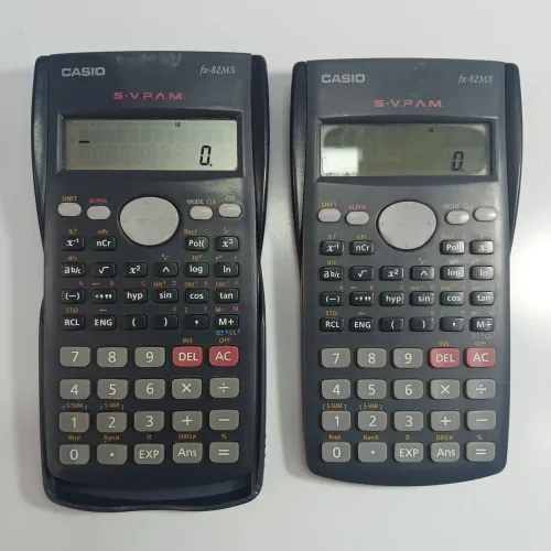 Calculadoras científicas Casio fx-82MS