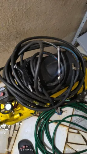 Compressor de ar 50L , vender , 10 metros de mangueira, bico de encher Pneu, e de assoprar