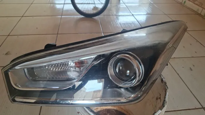 Farol hb20s premium 2018 projetor led esquerdo (motorista)