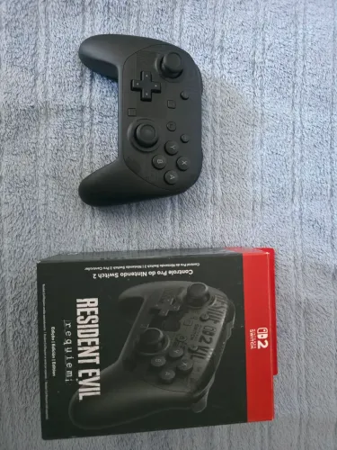 Controle pro switch 2 resident evil requiem ZERO - único dono - nenhuma marca de uso 100%