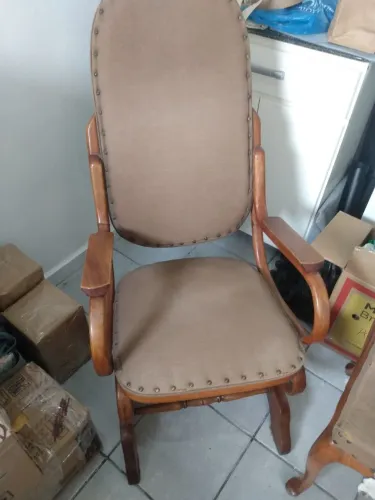 Cadeira de balanço cerejeira