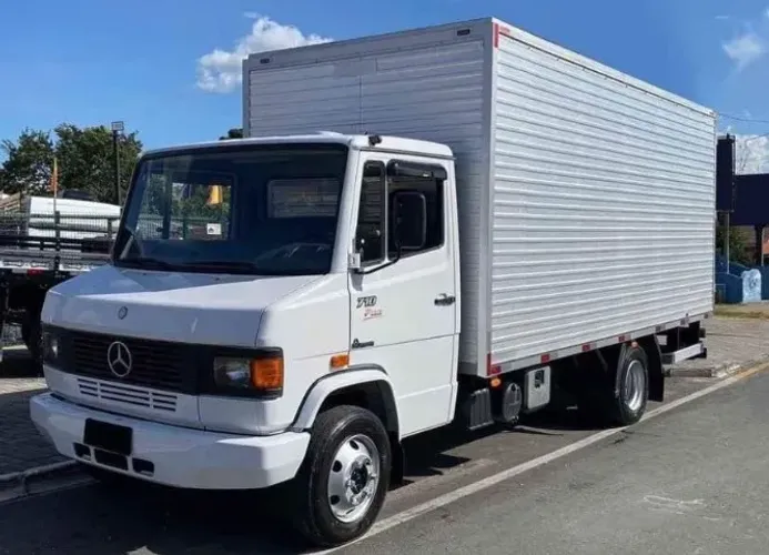 Mb 710 Plus Baú 2012