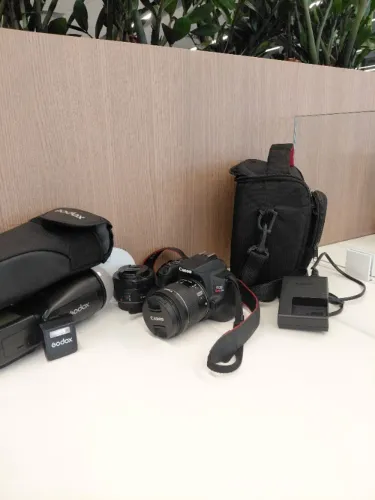 Canon SL3 + 18-55mm + 50mm + Bag | Excelente Estado