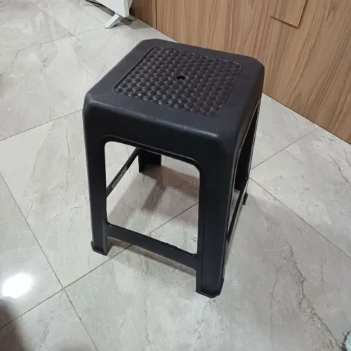 Banco de plástico novo