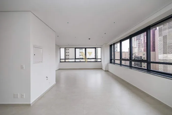 Sala Comercial de 65 m² para Locação no Centro de Curitiba | Endeavour