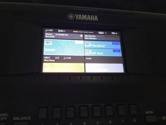 Teclado sx600 semi novo