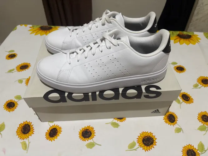 Tênis adidas 