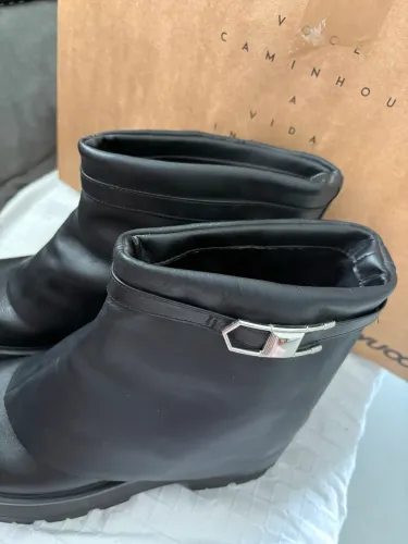 bota arezzo 