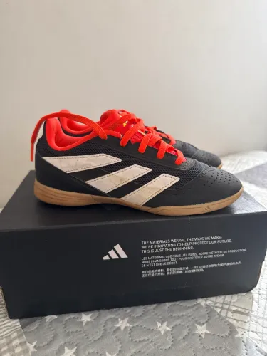 Chuteira futsal, adidas - número 32