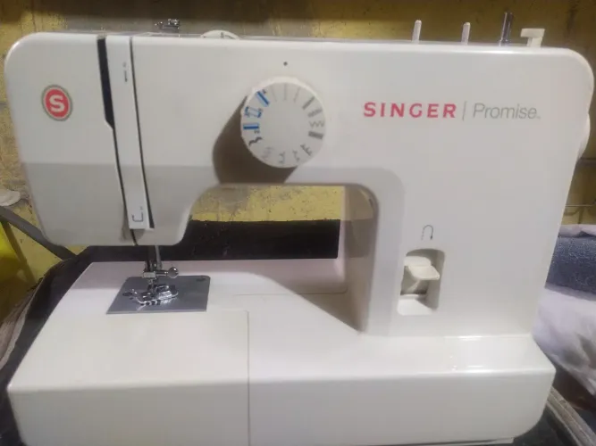 Máquina Singer Promise