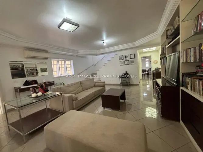 Casa para locação com 244m², 4 quartos e 4 vagas na Chácara Klabin - São Paulo