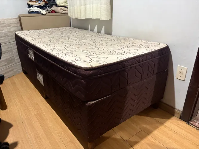 Cama Box solteiro com colchão
