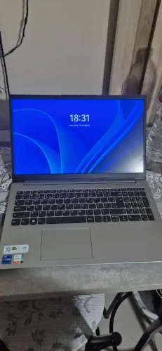 Notebook Seminovo Lenovo conservado usando somente no primeiro mes da compra