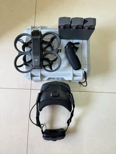 DJI Avata 2 - Combo Completo para Profissionais | 4 Baterias + Goggles N3 + Case (usado)