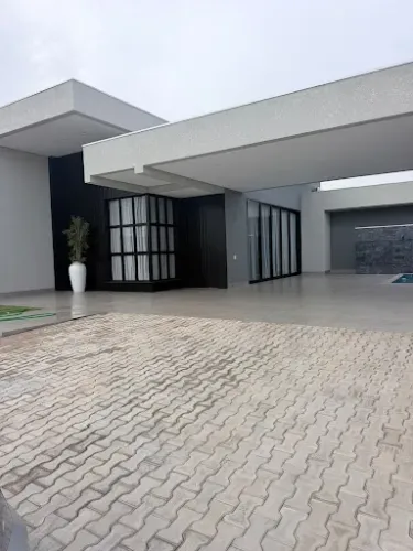 CASA DE ALTO PADRÃO A VENDA EM CONDOMINIO FECHADO, PROXIMO AO RIO PARANA