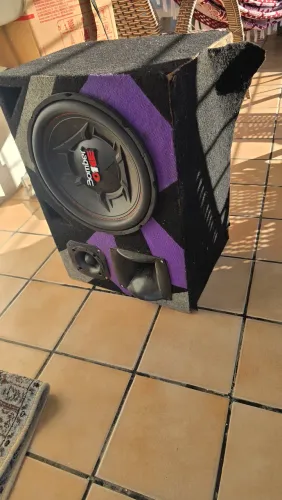 Caixa de Som automotivo
