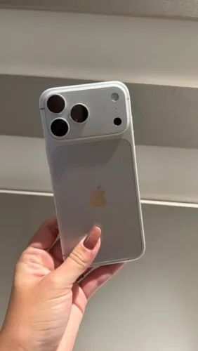 iPhone 18 pro Max Silver