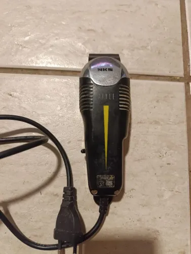 Máquina cortar cabelo marca NKS, aproveitar peças.