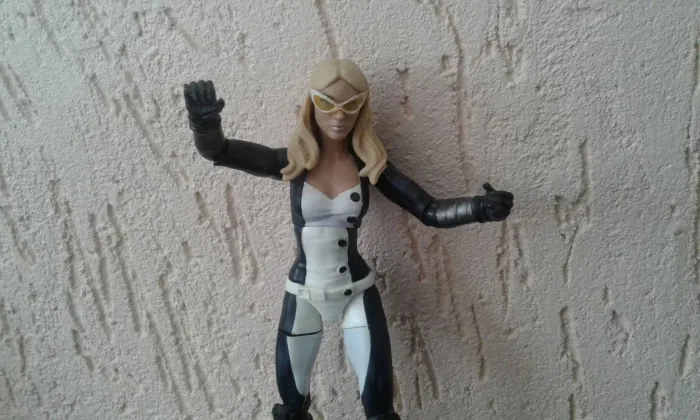 Boneca Capitão América Amiga Marvel Legends Colecionável Geek