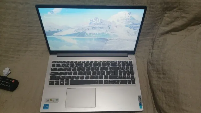 Vendo um notebook lenovo